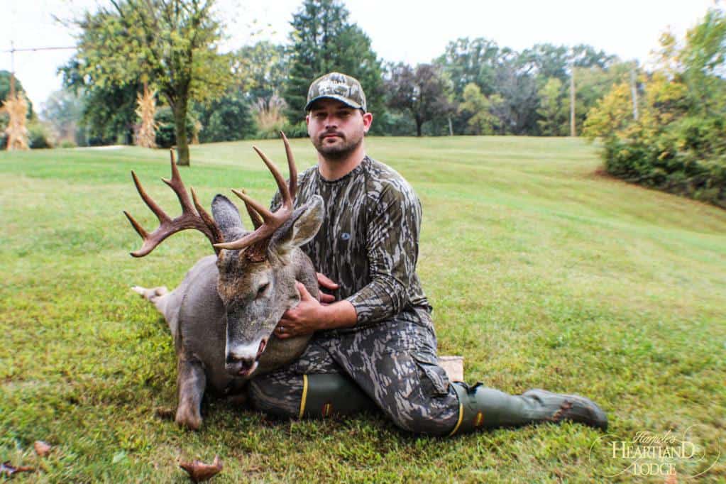 boone-and-crockett-bucks-score-heartland-lodge